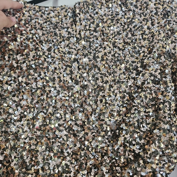 Ever New Gold Long Sleeve Dress with Elegant Design Christmas New Years Party - Picture 10 of 11